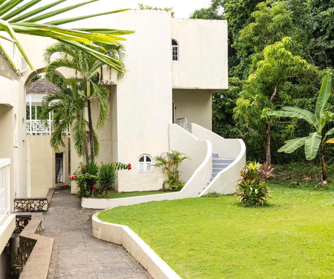 Pampered In Paradise Near Ian Fleming Airport Ocj Ocho Ríos Extérieur photo