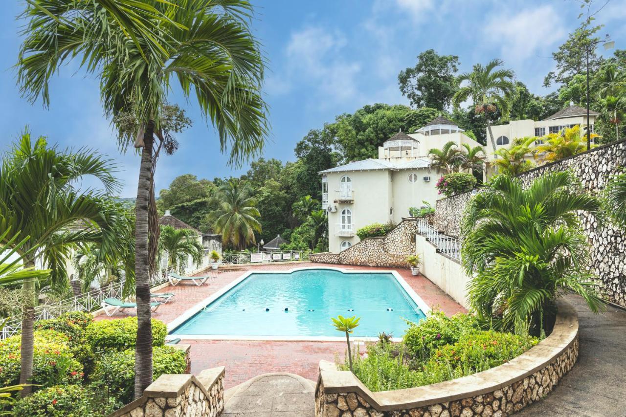 Pampered In Paradise Near Ian Fleming Airport Ocj Ocho Ríos Extérieur photo
