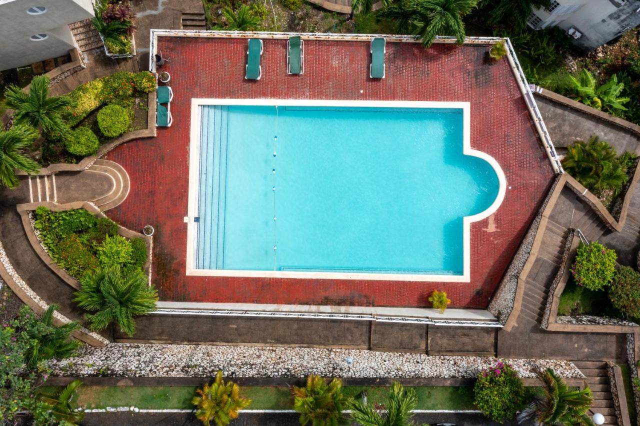 Pampered In Paradise Near Ian Fleming Airport Ocj Ocho Ríos Extérieur photo